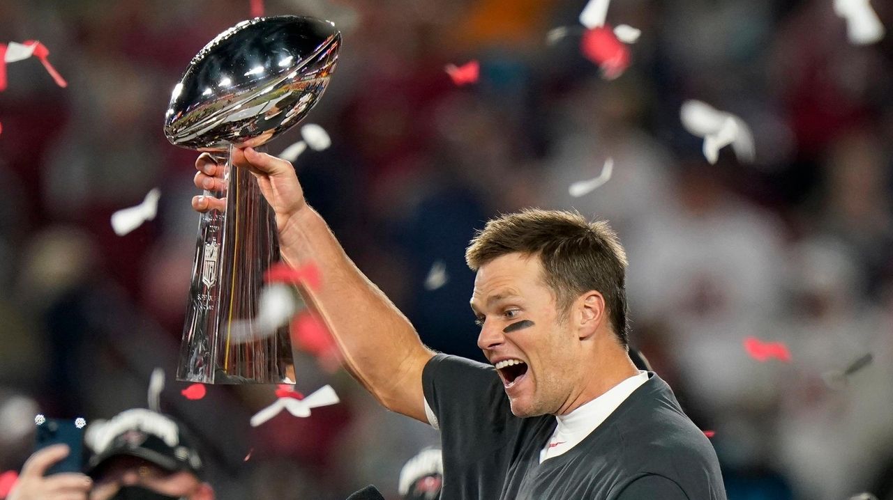 Tom Brady: Patriots send classy 'GOAT' message after Bucs beat Chiefs in  Super Bowl 2021, NFL, Sport