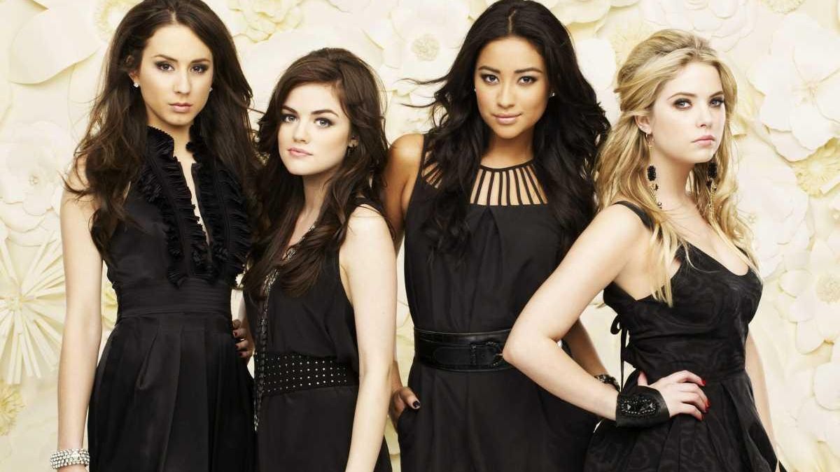 Get the Stylish Aeropostale Pretty Little Liars Clothing Line