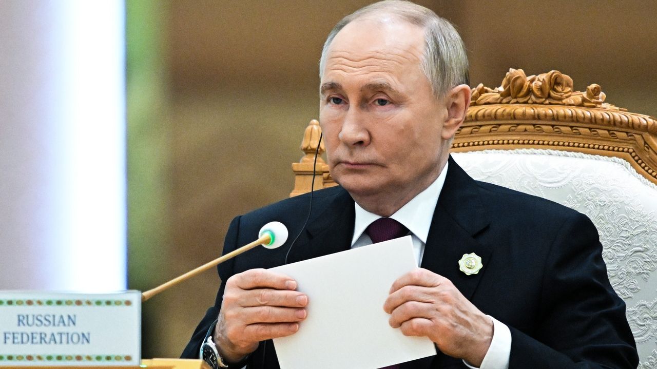 Russia's Putin begins a visit to Turkmenistan for forum with regional leaders, including Iran