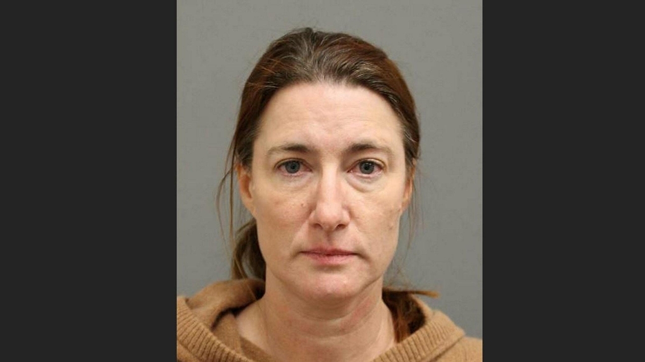Papers: Julie DeVuono, charged in alleged fraudulent COVID-19 vaccination card scheme, indicted on money laundering charges - Vimarsana News