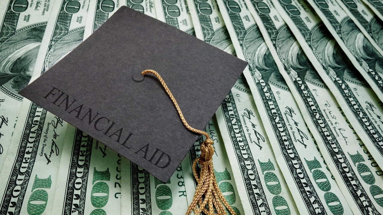 Making sense of college financial aid offers - Newsday