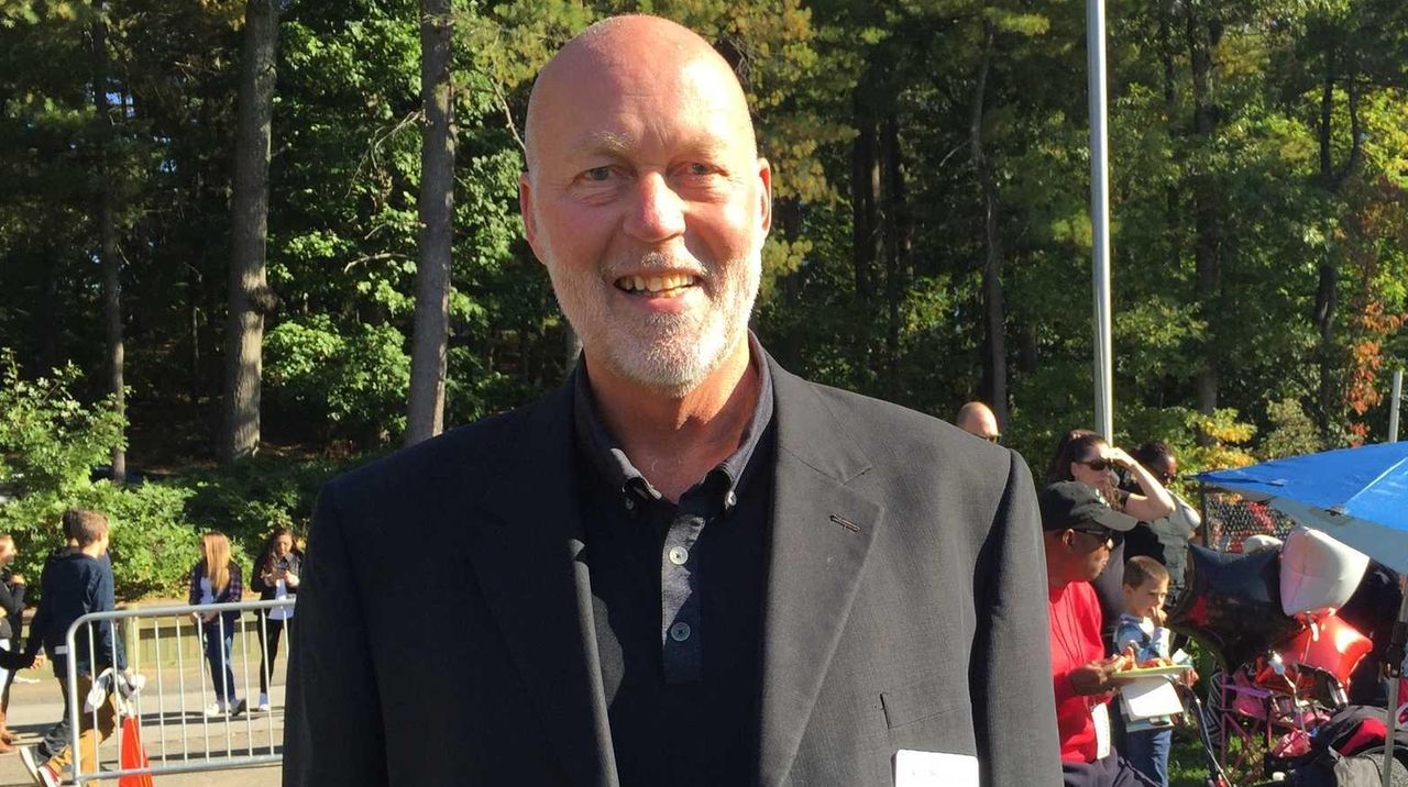 former-hoops-star-honored-at-long-island-lutheran-homecoming-newsday