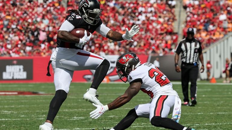 The Falcons' new jerseys made all the mistakes the Buccaneers didn't 