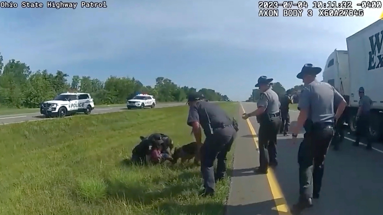 Prosecutor asks judge to throw out charges against Black truck driver mauled by police dog in Ohio - Vimarsana News