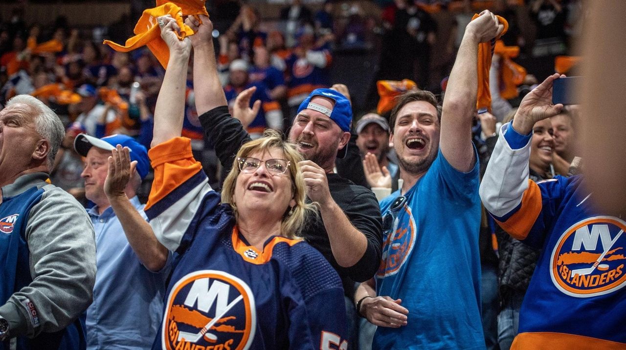 Vaccination or negative test required for Isles games at UBS Arena