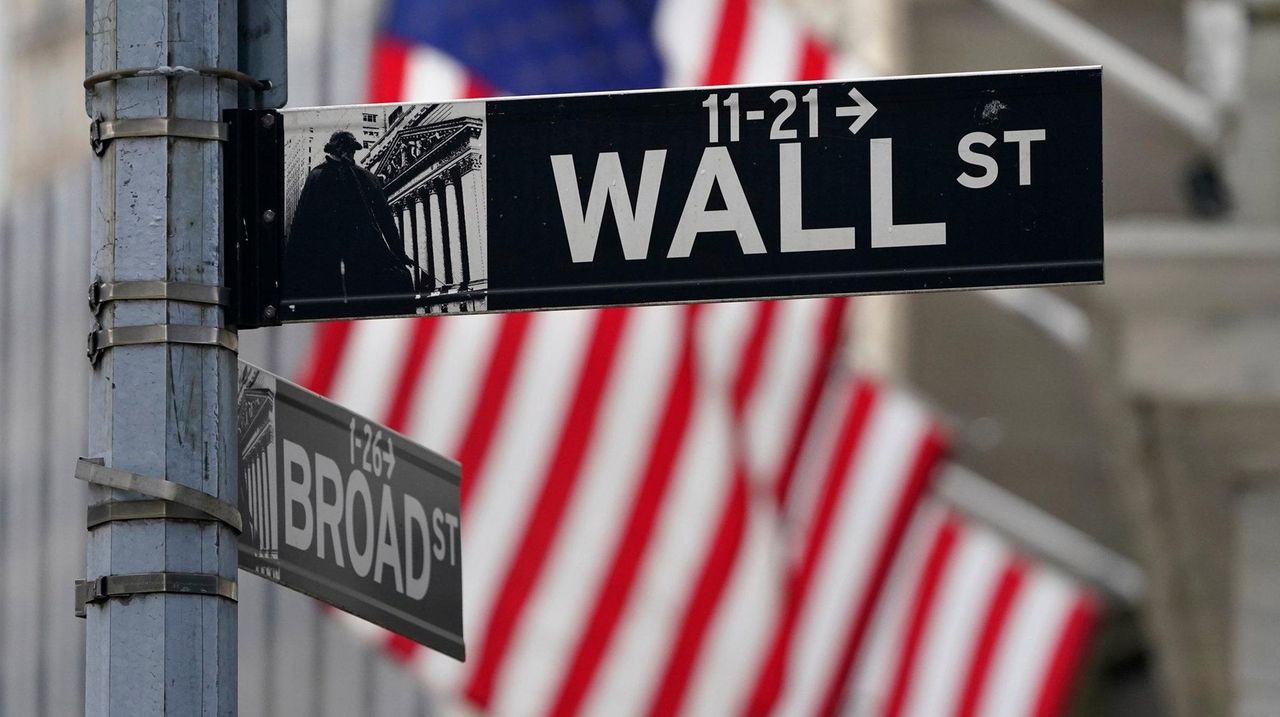 what-they-don-t-tell-wall-street-interns-newsday