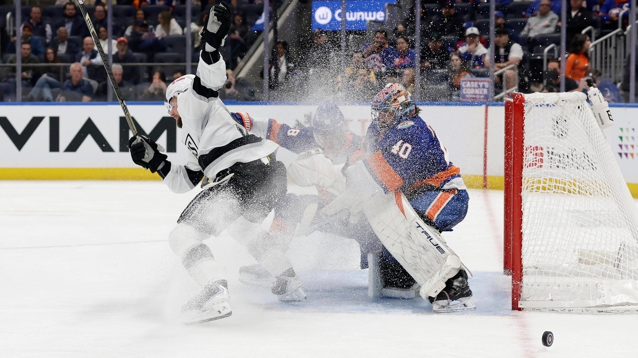 Islanders rally from two goals down to force OT, then lose to Kings