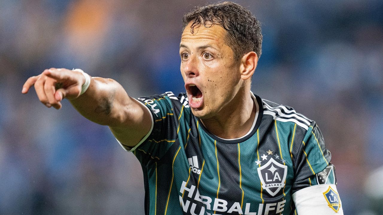 Chicharito critical of the LA Galaxy: Of course I'm hurt