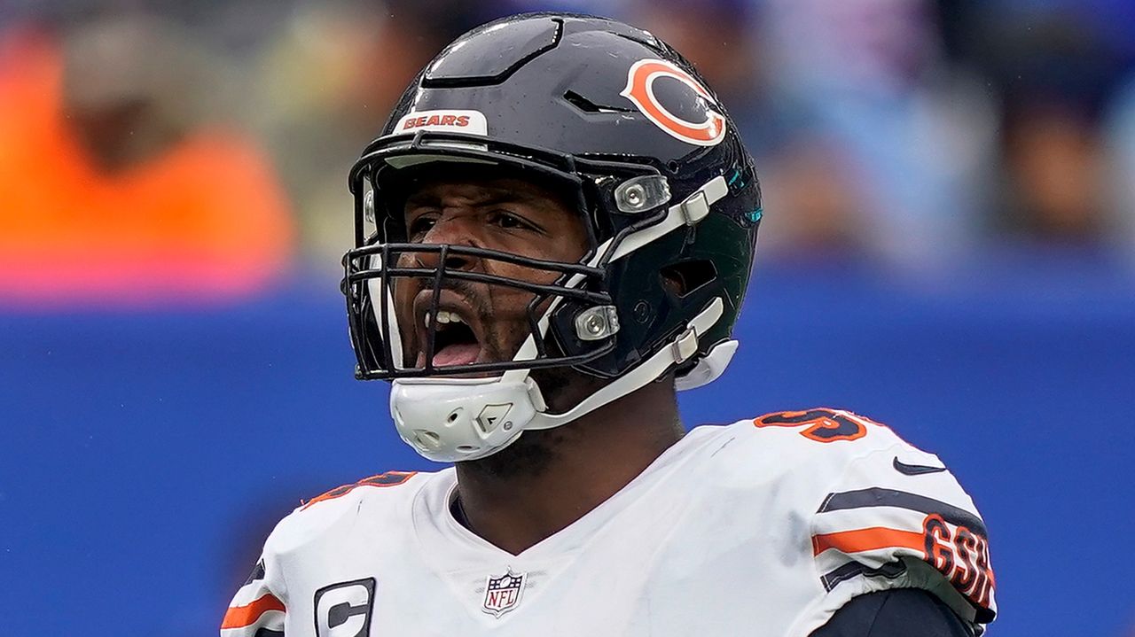 Robert Quinn wants to stay with Bears, but knows 'this is a crazy