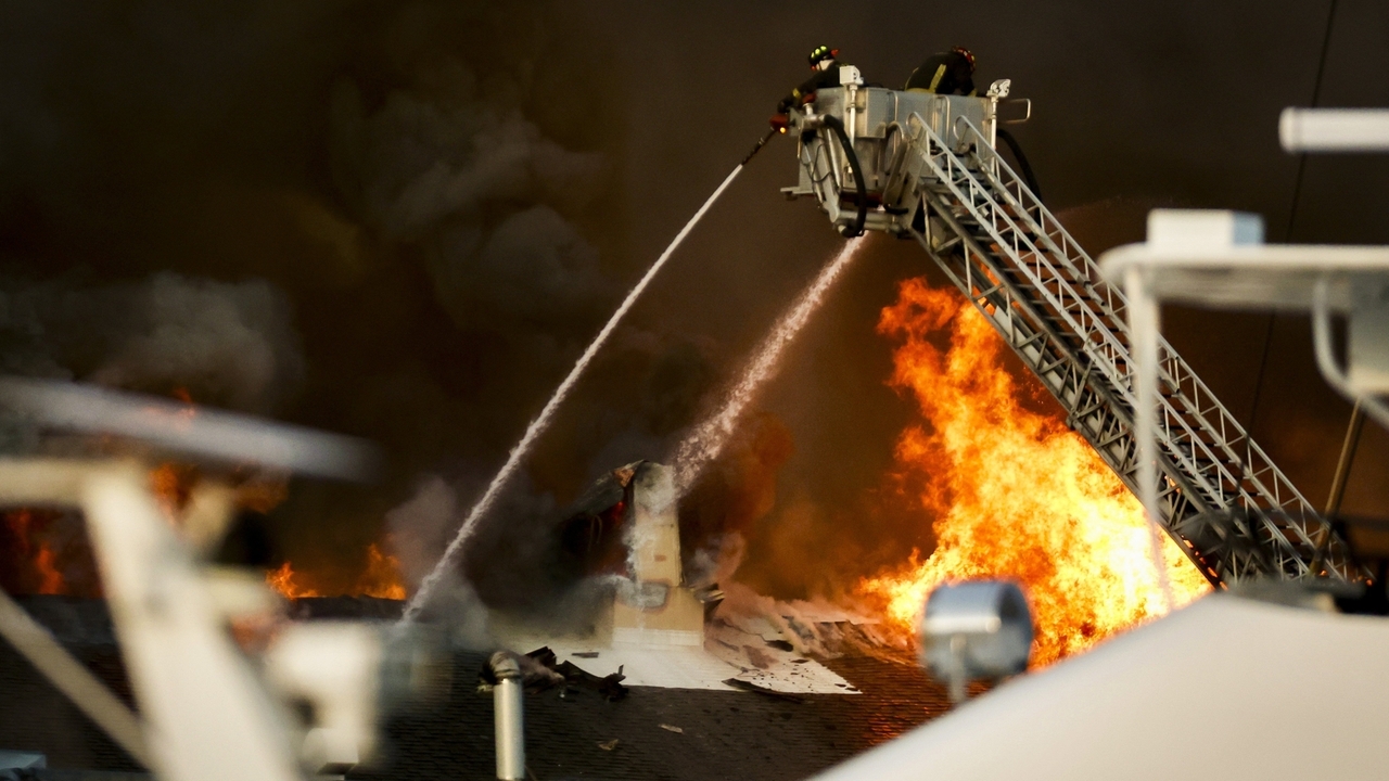 Fire destroys a lab building on a University of South Florida campus ...