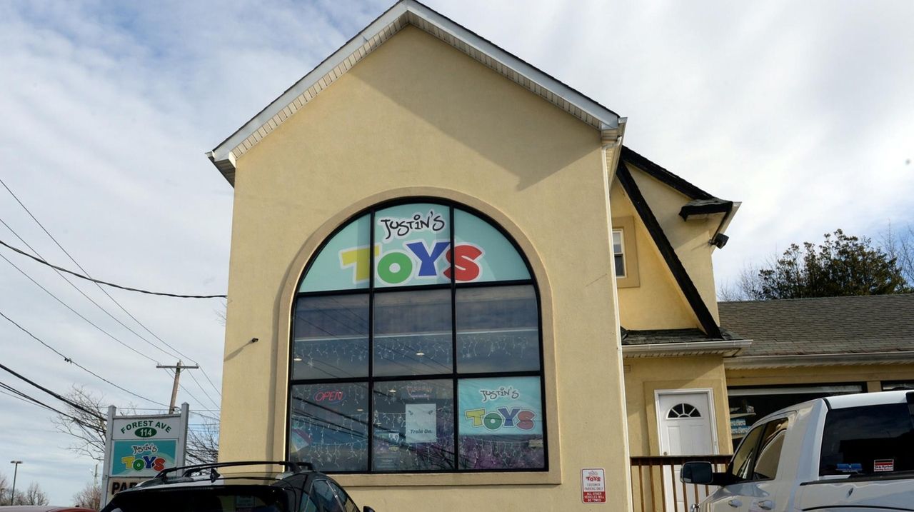 Retail Roundup LI toy store owners to call it quits cite online