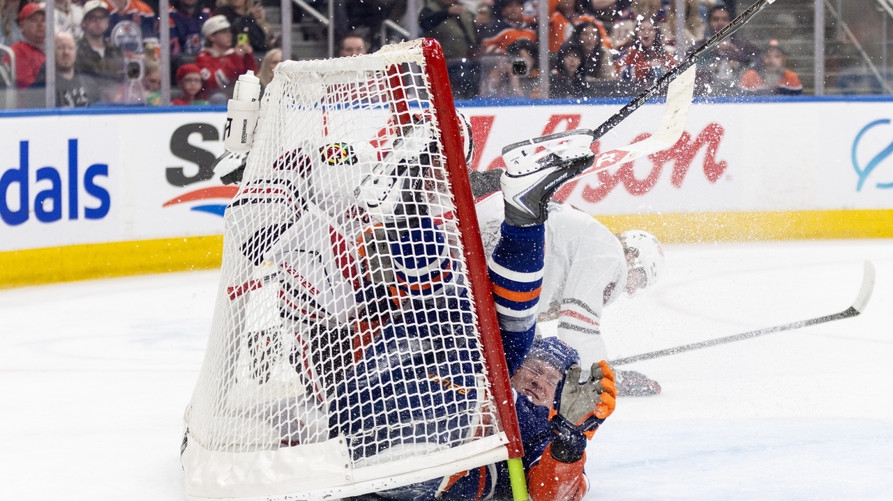 Oilers win season-high 5th straight, beating Chicago 3-1 to end ...