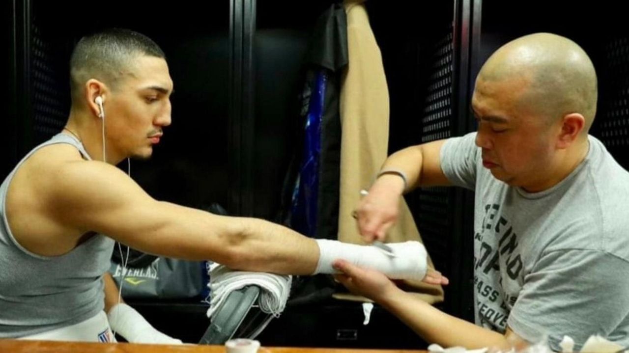 Tale of the tape: LI's Quiambao a 'wrap' artist for boxers