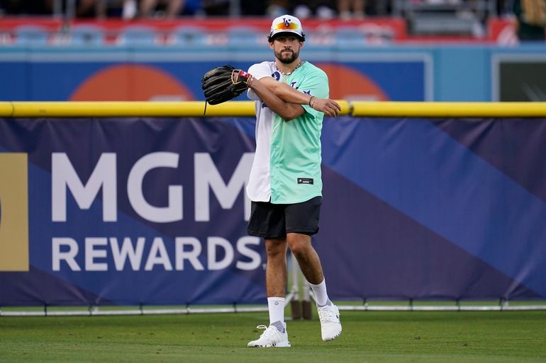 TV star Joel McHale speaks on his preparations ahead of MLB All-Star  Celebrity Softball game