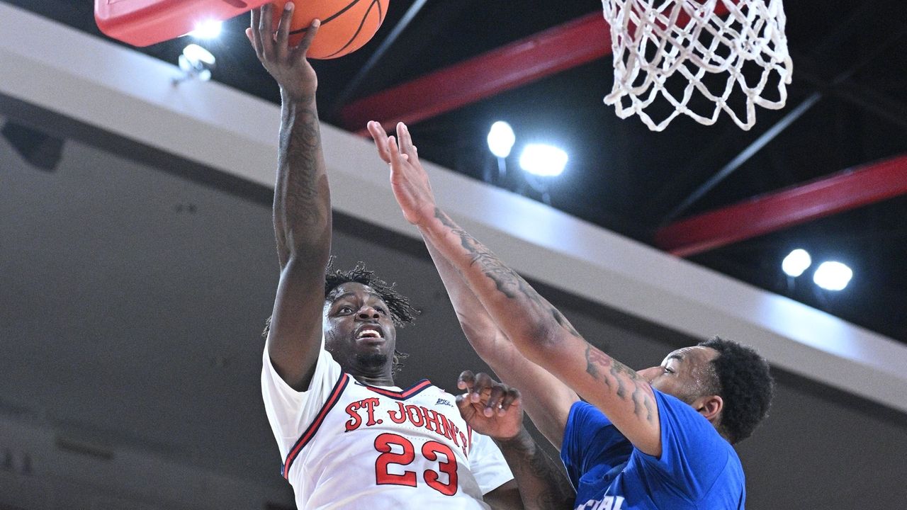 Jones fuels St. John's secondhalf surge in win over Central Conn