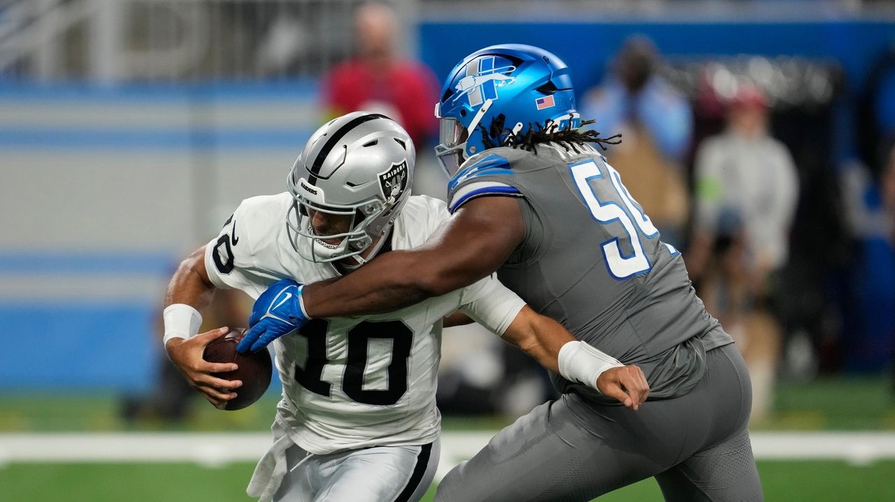 Lions' James Houston and Kalif Raymond inactive, Bucs Shaquil Barrett and  Chase Edmonds active