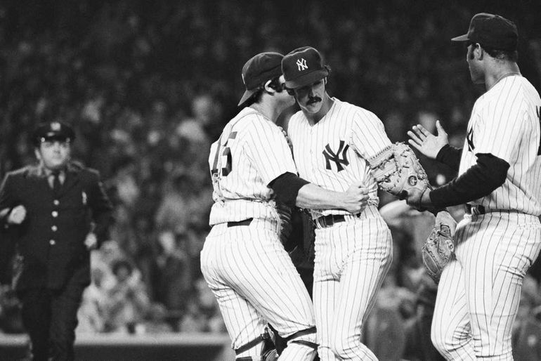 New York Yankees starting pitcher David Cone throws to Minnesota Twins  leadoff batter Chuck Knoblauch in the first inning in Minneapolis, July 29,  1995. Cone arrived in Minnesota on Saturday afternoon after