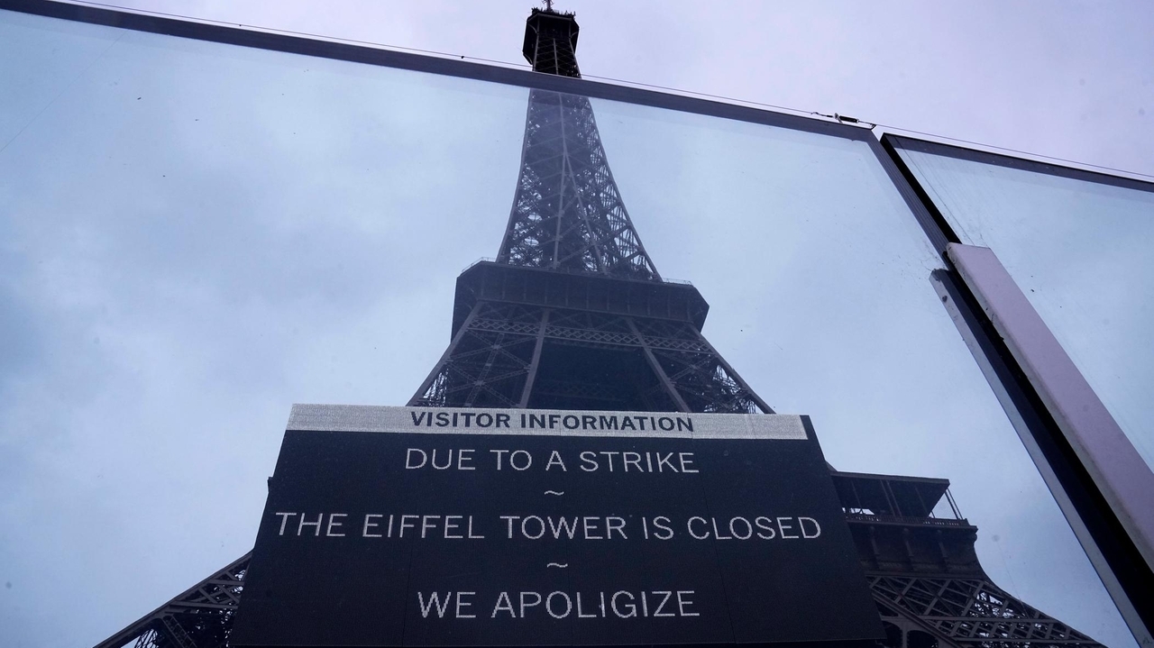 Strike at the Eiffel Tower closes one of the world's most popular monuments to visitors - Vimarsana News