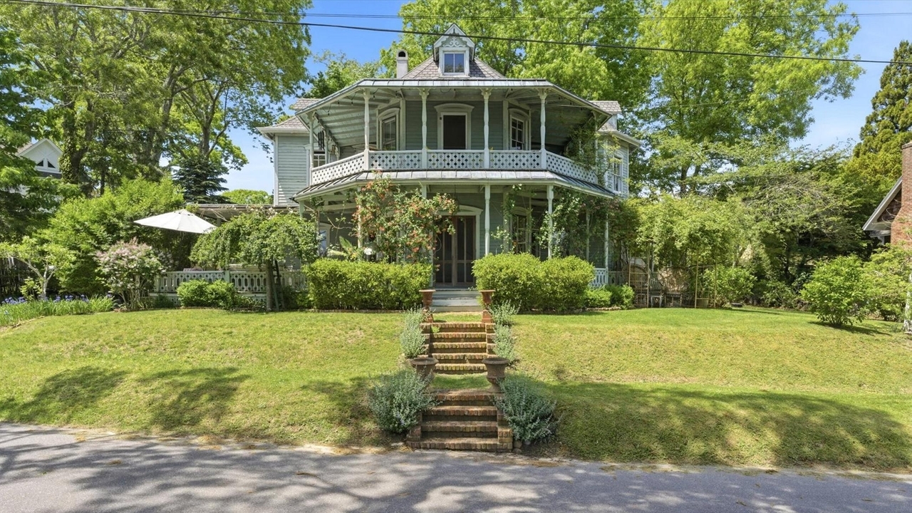 Shelter Island Heights home near ferry, mixes vintage details with modern updates