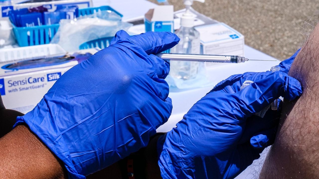 New COVID-19 variant found among international travelers to New York, other states, as government limits shots to those over 65 or at high risk