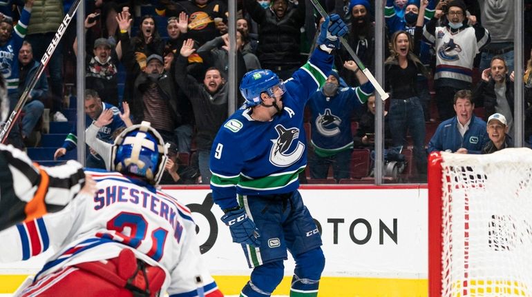 J.T. Miller nets hat trick as Canucks snap skid with a 5-1 victory over Jets  - North Delta Reporter