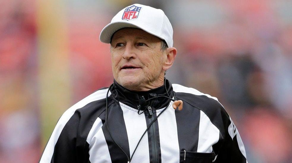 Hochuli, Triplette retire; Hochuli’s son replaces him as ref Newsday
