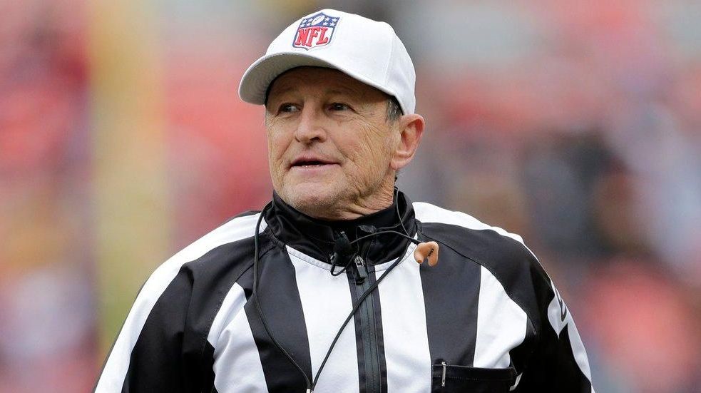 Muscular Ed Hochuli, Jeff Triplette retire as NFL referees