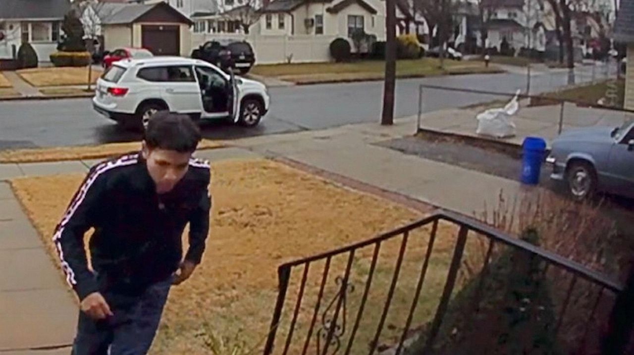 2 suspects sought in Valley Stream package thefts, police say Newsday
