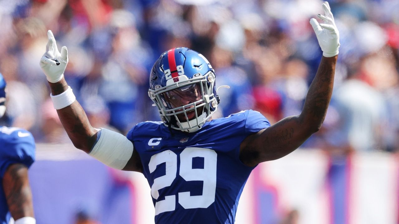 New York Giants safety Xavier McKinney (29) in coverage during an NFL  football game against the