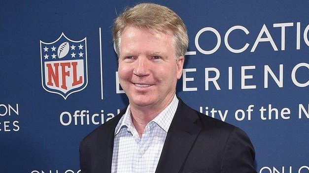 Four years into recreating himself in studio, Phil Simms still enjoys every  minute of talking football - Newsday