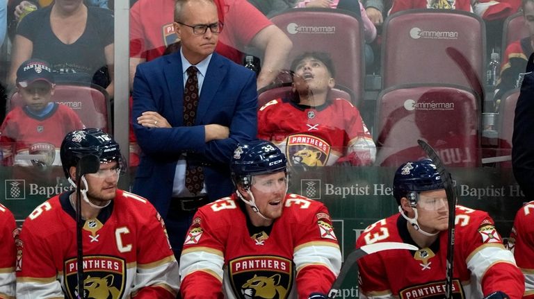 Florida Panthers' head coach Paul Maurice, top right, gestures to his  players during the second period of an NHL hockey game against the Chicago  Blackhawks, Friday, March 10, 2023, in Sunrise, Fla. (