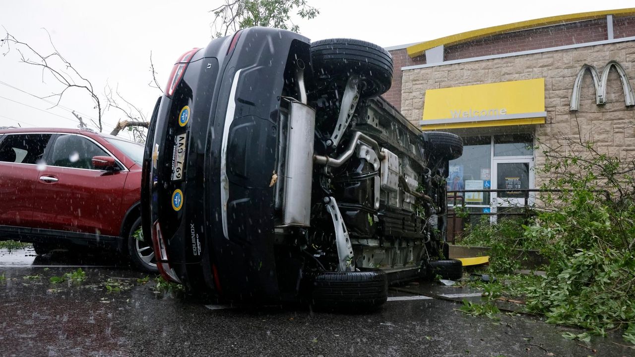 Storms bring floods and damaging wind across the South; 1 dead in ...