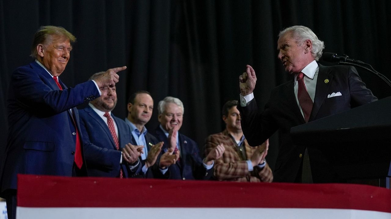 Trump is joined by South Carolina leaders at New Hampshire rally as he tries to undercut Haley - Vimarsana News