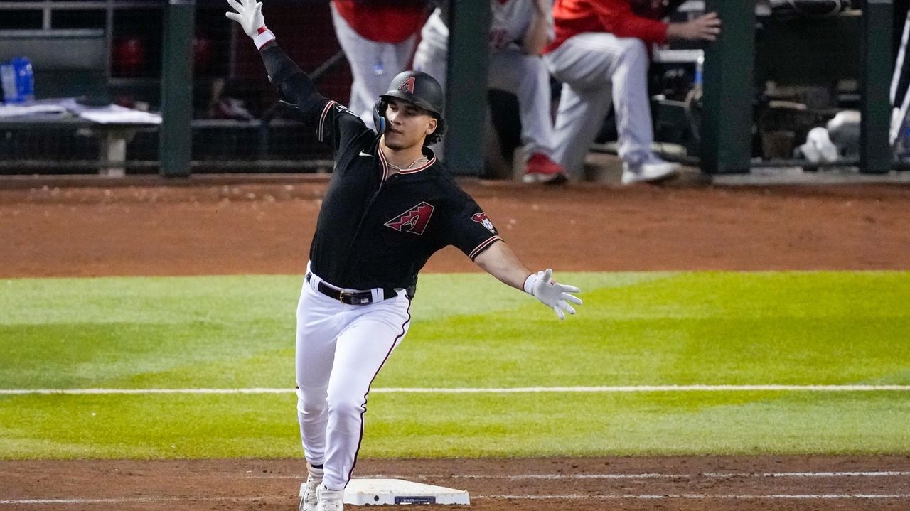 NLCS: Scrappy Diamondbacks rally past Phillies in Game 4 to knot series