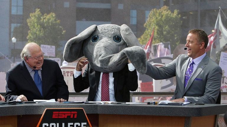 ESPN's Lee Corso wears Big Al's mascot head after picking...