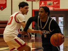 Stony Brook School boys come from behind and defeats Knox as Orlando Morris scores 16 in fourth