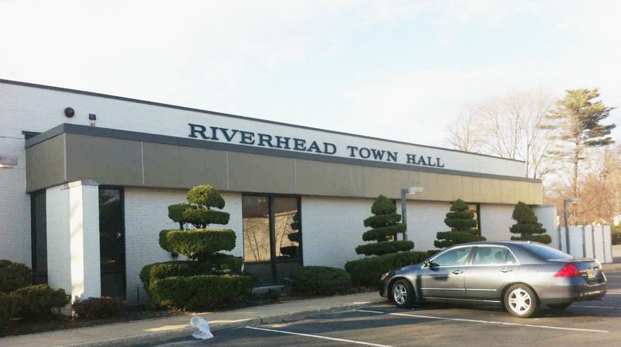 Riverhead Justice Court officials say building needs WiFi to show