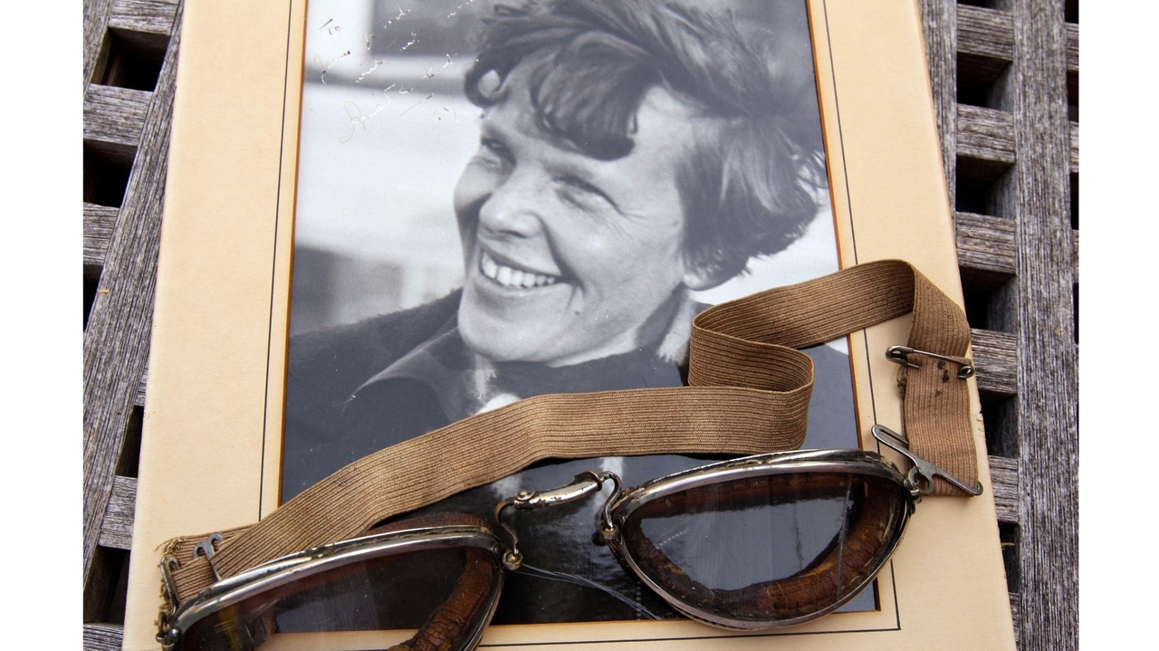 A grainy sonar image reignites excitement and skepticism over Earhart's final flight - Vimarsana News