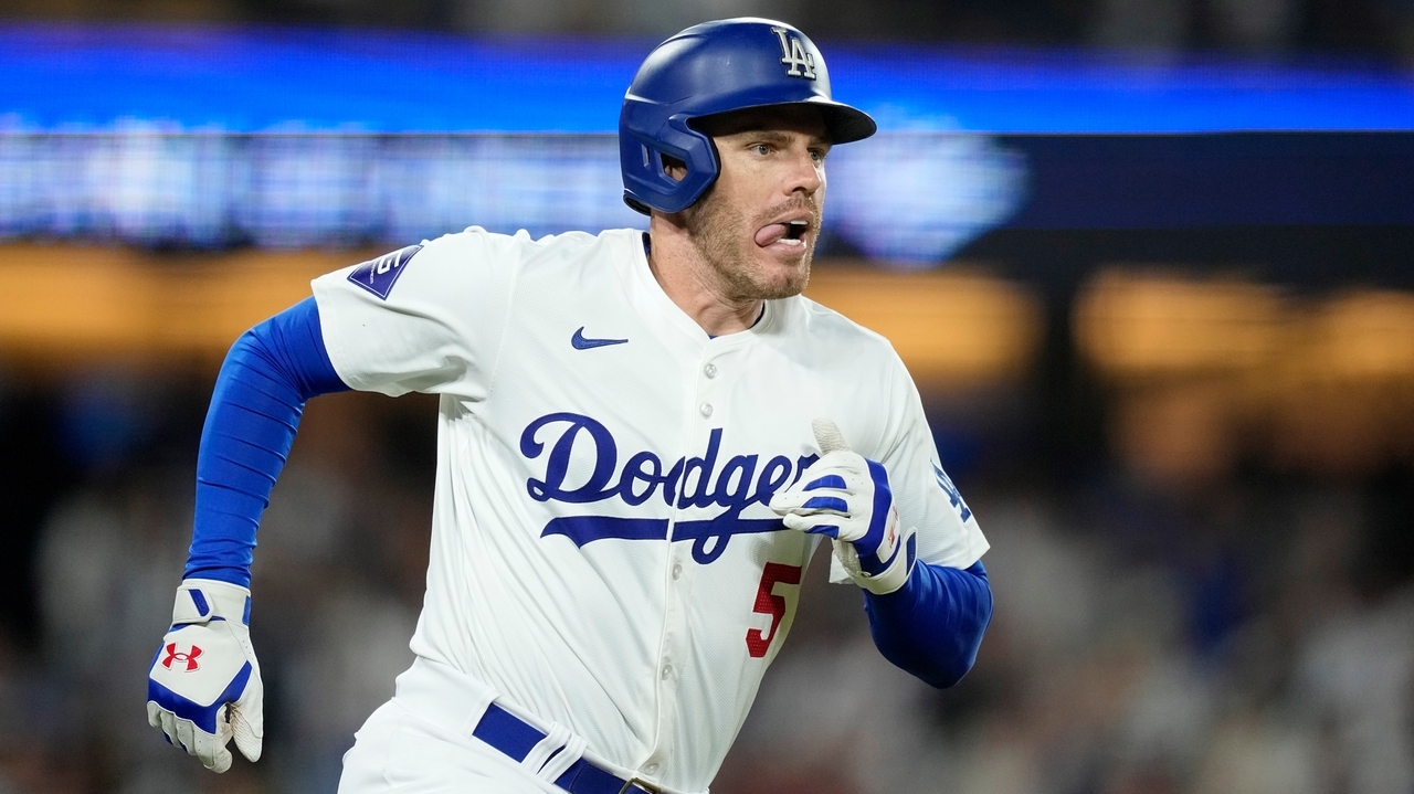 Freddie Freeman hits grand slam in 8th inning to lift Dodgers to 4