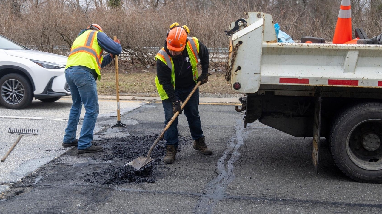 Open primaries, potholes, Kristi Noem, climate change