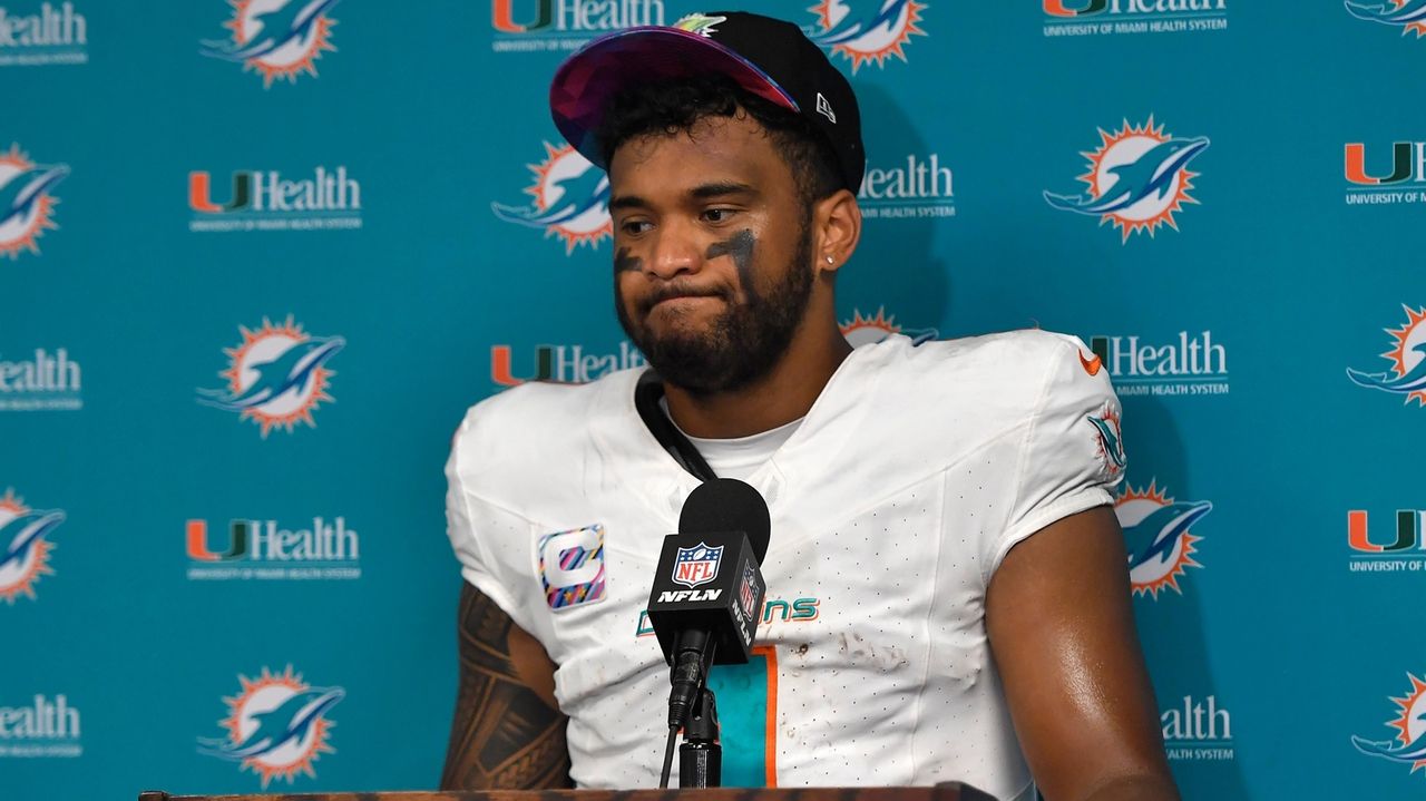 McDaniel's path to Dolphins started with a lost hat as a fan