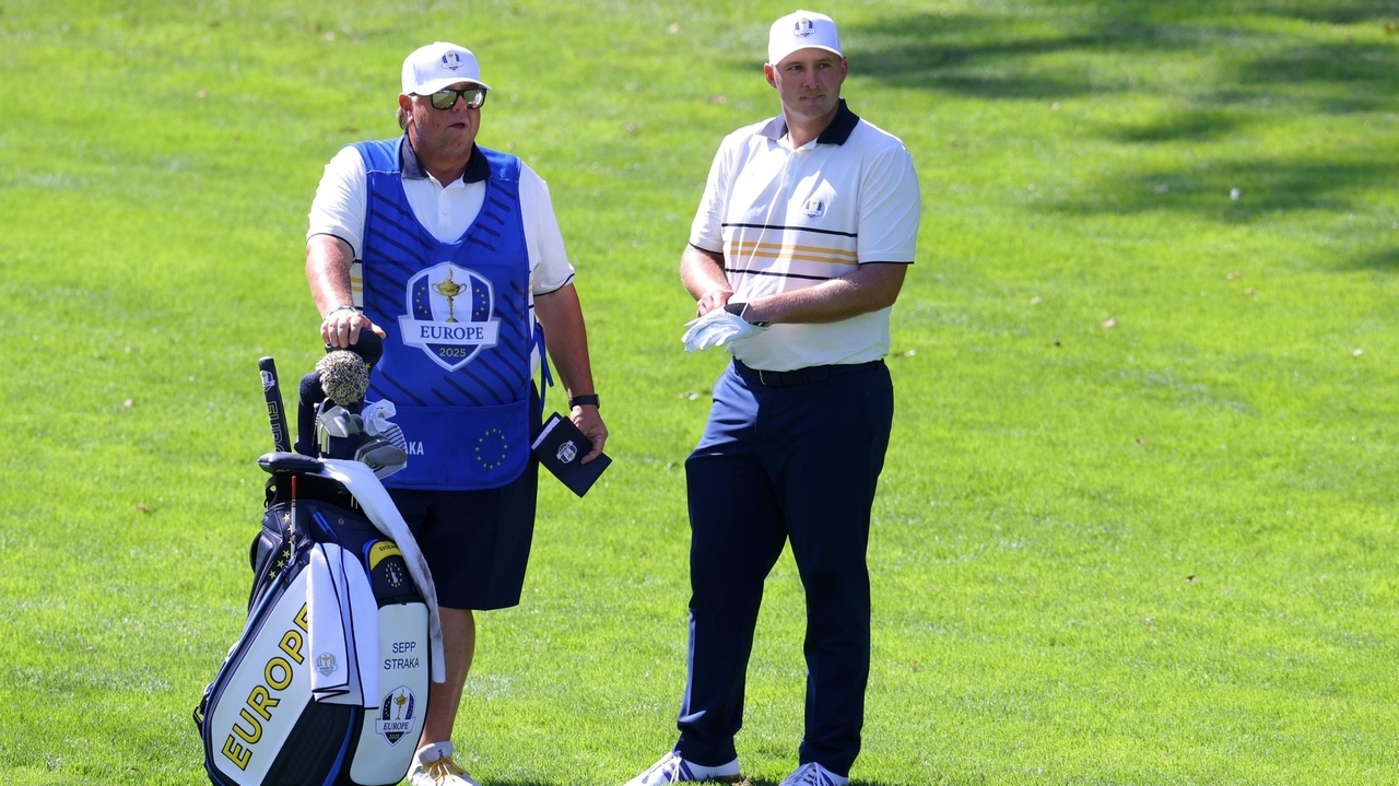 Long Island's Duane Bock caddying for Sepp Straka in U.S. Open at Shinnecock