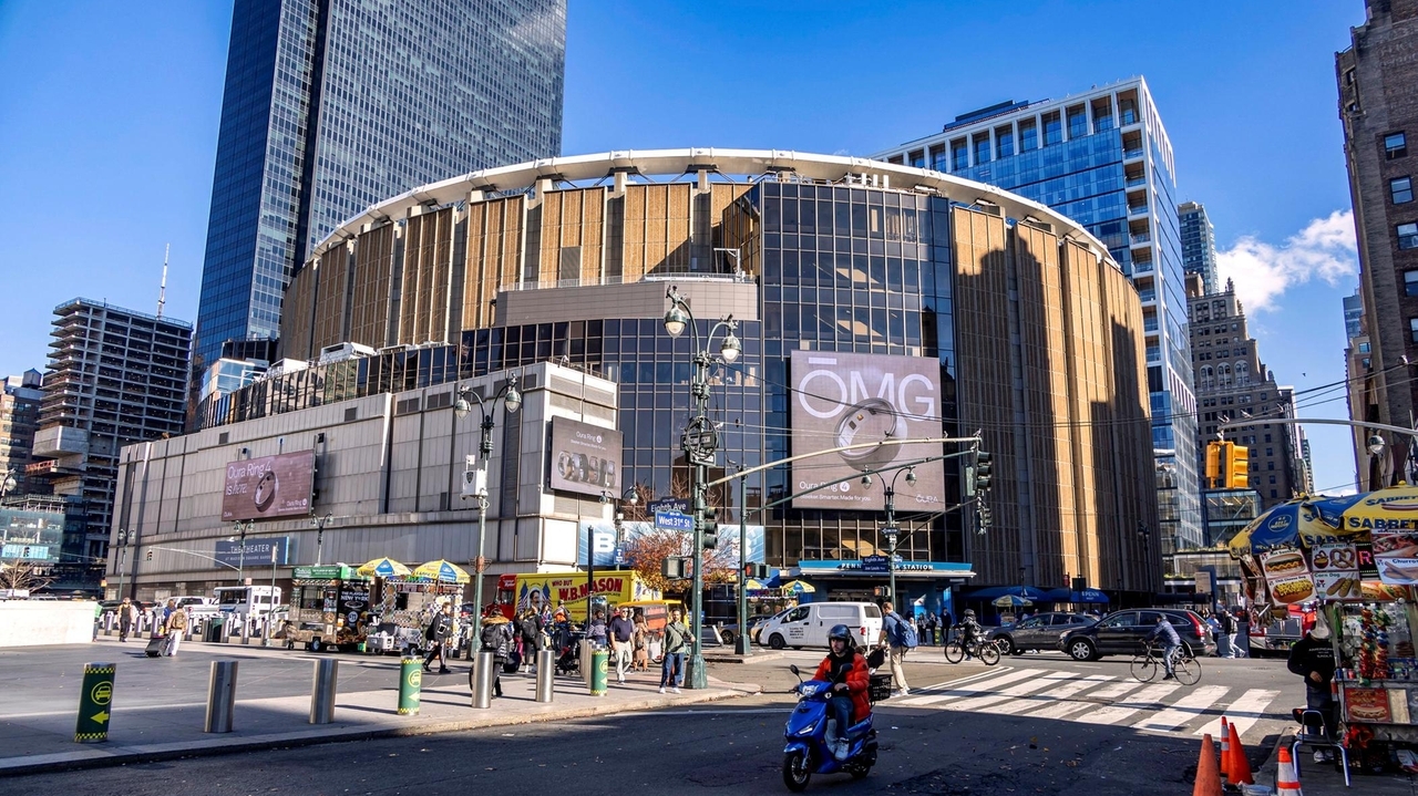 Trump says he could be at the Garden to back the Knicks