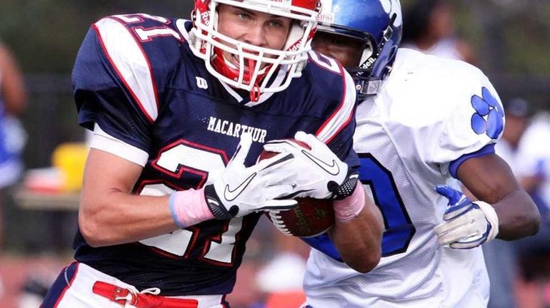 Third touchdown catch of the day for MacArthur's Will Cheshire...