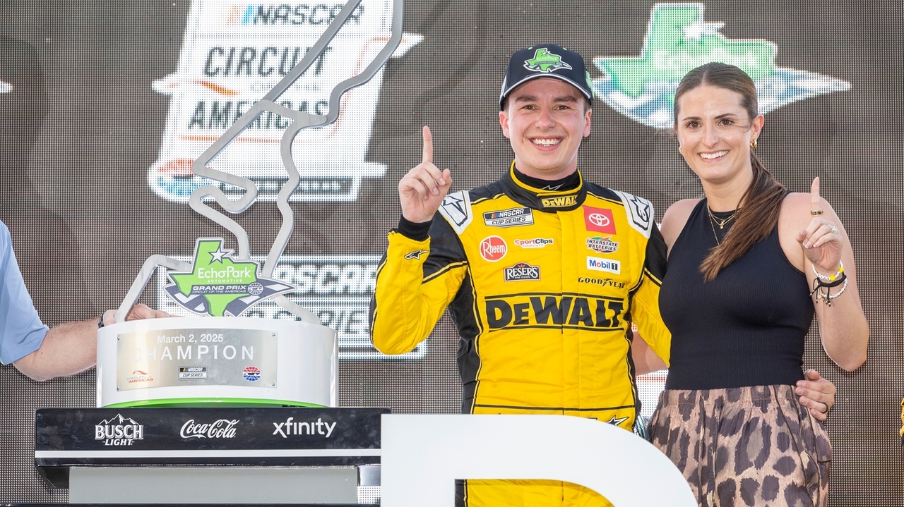 AUTO RACING: NASCAR moves to Arizona after Bell earns his second ...