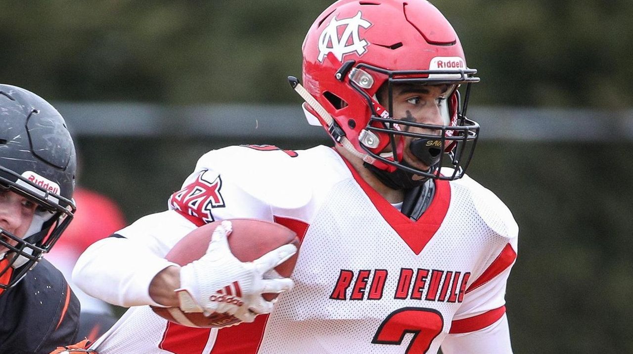 Photos Center Moriches vs. Babylon football Newsday