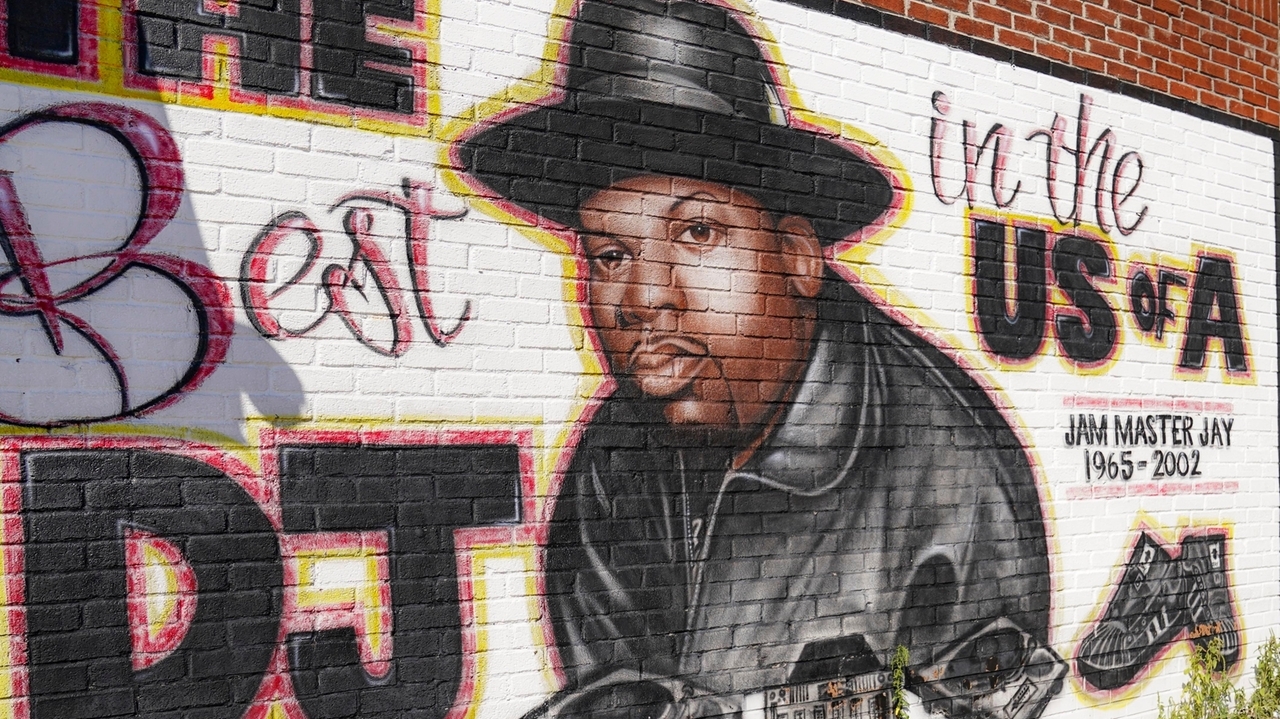 Feds: Third man facing charges in killing of Run-D.M.C.'s Jam Master Jay - Vimarsana News