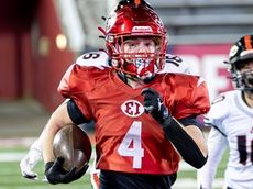 Simmons' big game on ground lifts East Islip to Suffolk II football title