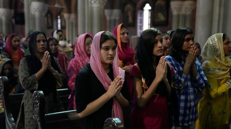 Pakistani christians Prayer for Jaranwala christians after the recent attack...