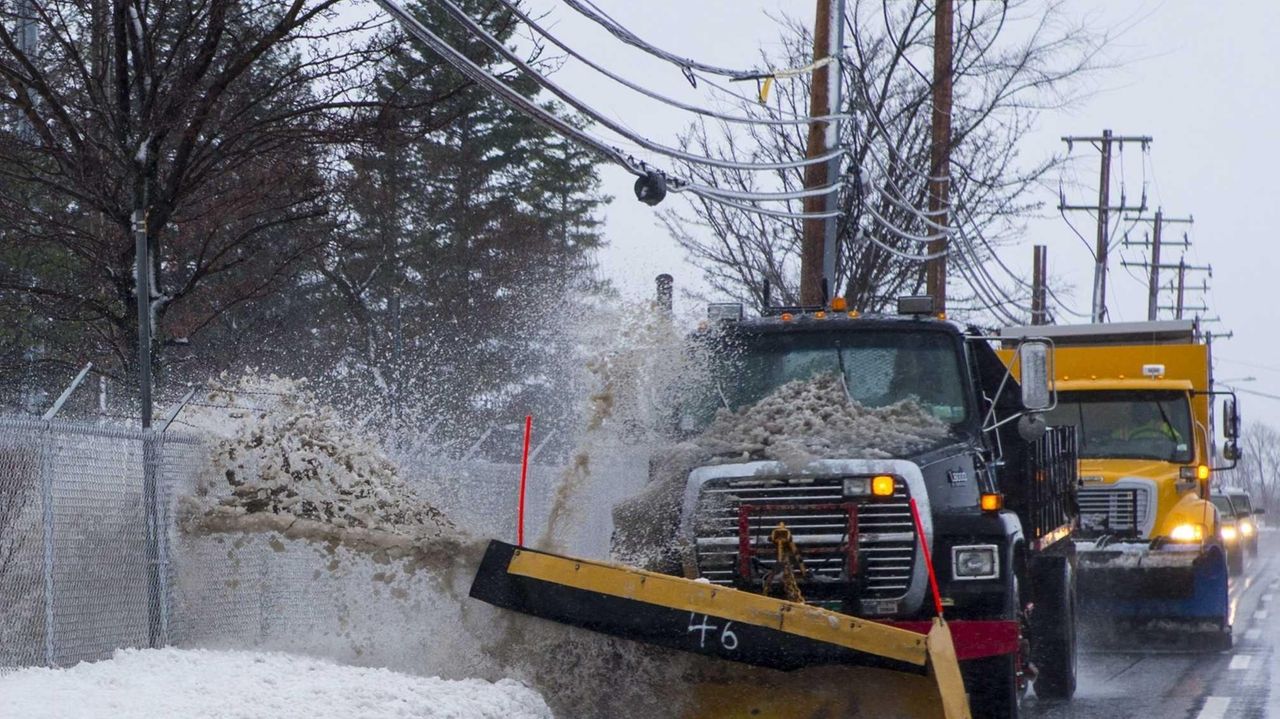 Riverhead considering weatherrelated parking ban Newsday